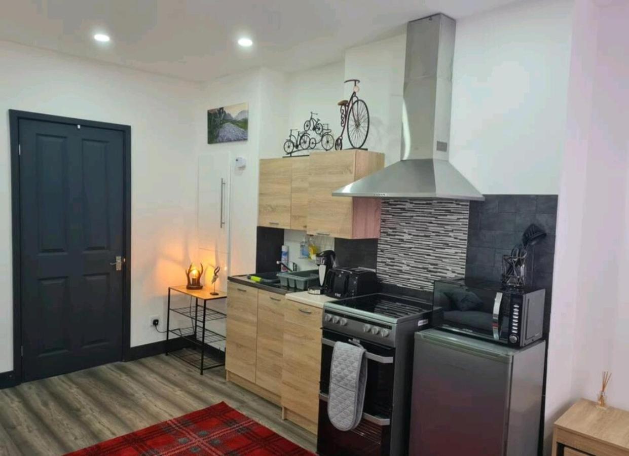 Charming 1-Bed Apartment In Peebles Esterno foto