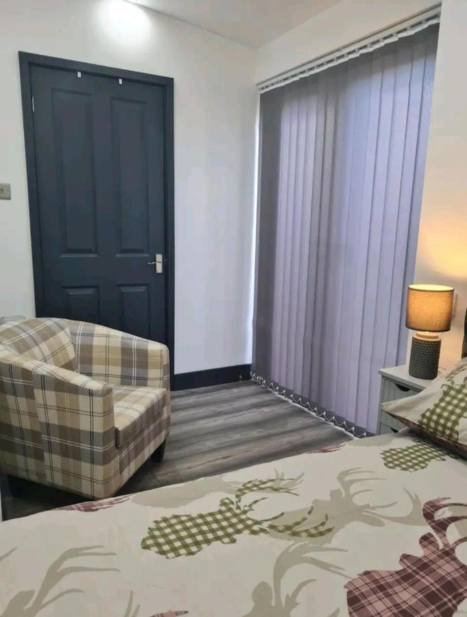 Charming 1-Bed Apartment In Peebles Esterno foto